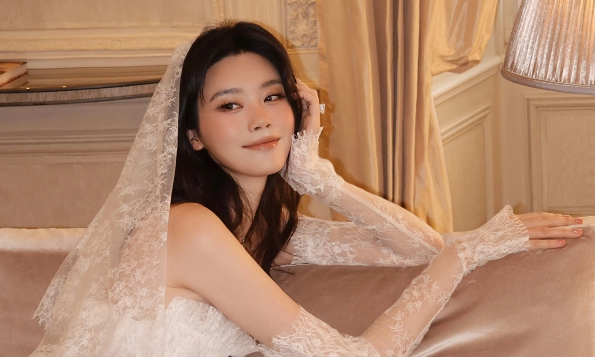 Hề Mộng Dao rạng rỡ trong váy cưới Diệp Yến: Câu chuyện tình thu hút giới trẻ Việt - hình ảnh - nohu90bet.vip Hề Mộng Dao rạng rỡ trong váy cưới Diệp Yến: Câu chuyện tình thu hút giới trẻ Việt - hình ảnh - nohu90bet.vip