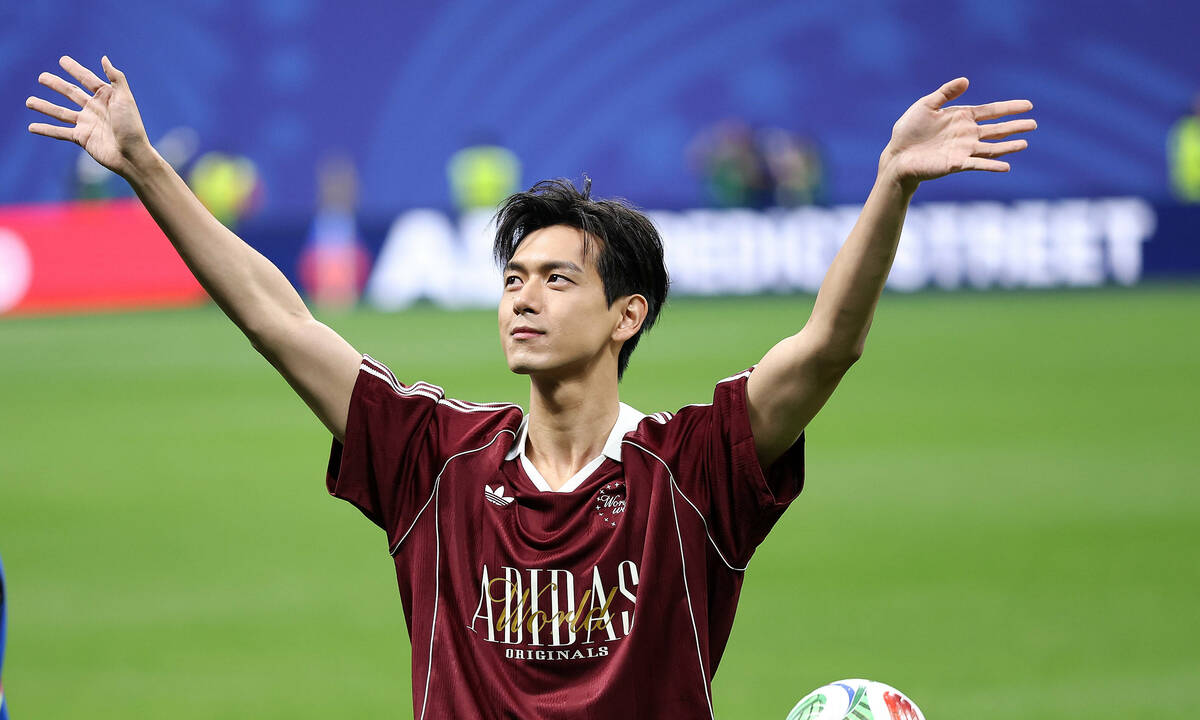 Tài tử Lý Hiện gây sốt trên sân bóng World Cup: góc nhìn mới cho người chơi Việt - hình ảnh - nohu90bet.vip Tài tử Lý Hiện gây sốt trên sân bóng World Cup: góc nhìn mới cho người chơi Việt - hình ảnh - nohu90bet.vip
