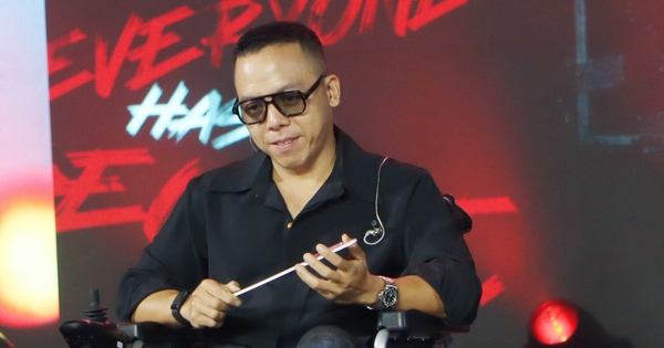 Hoàng Touliver ngồi xe lăn xuất hiện tại fan meeting, cộng đồng lo lắng - hình ảnh - nohu90bet.vip