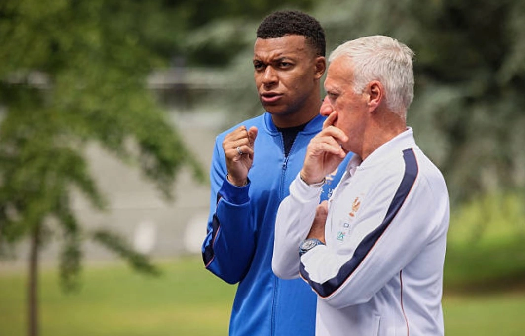 Deschamps: ‘Nhiều HLV cũng ngốc như tôi khi xếp Mbappe đá trung phong’ - hình ảnh - nohu90bet.vip Deschamps: ‘Nhiều HLV cũng ngốc như tôi khi xếp Mbappe đá trung phong’ - hình ảnh - nohu90bet.vip
