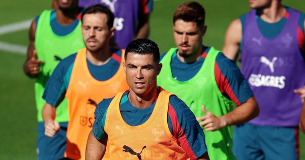 Ronaldo Bật Chế Độ Chinh Phục Cúp Vàng, NOHU90 Baccarat Sẵn Sàng Cùng Fan - hình ảnh - nohu90bet.vip Ronaldo Bật Chế Độ Chinh Phục Cúp Vàng, NOHU90 Baccarat Sẵn Sàng Cùng Fan - hình ảnh - nohu90bet.vip
