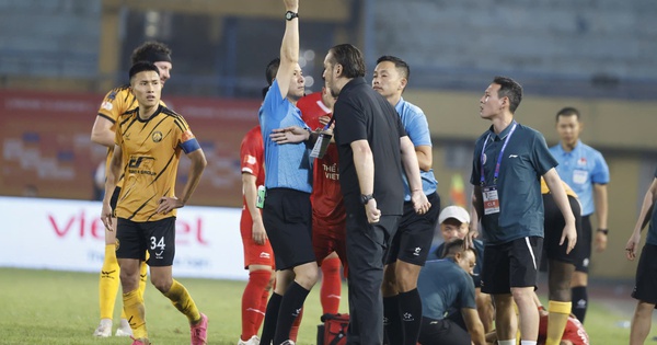 HLV Popov dọa rời V-League sau trận hòa gây tranh cãi: Cơ hội cho người hâm mộ theo dõi và cá cược bóng đá online - hình ảnh - nohu90bet.vip