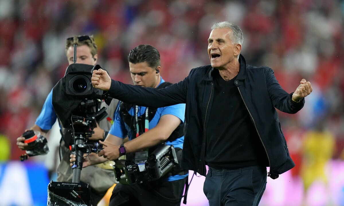 HLV Carlos Queiroz lập kỷ lục ở World Cup: Khi kinh nghiệm vượt qua tuổi tác - hình ảnh - nohu90bet.vip