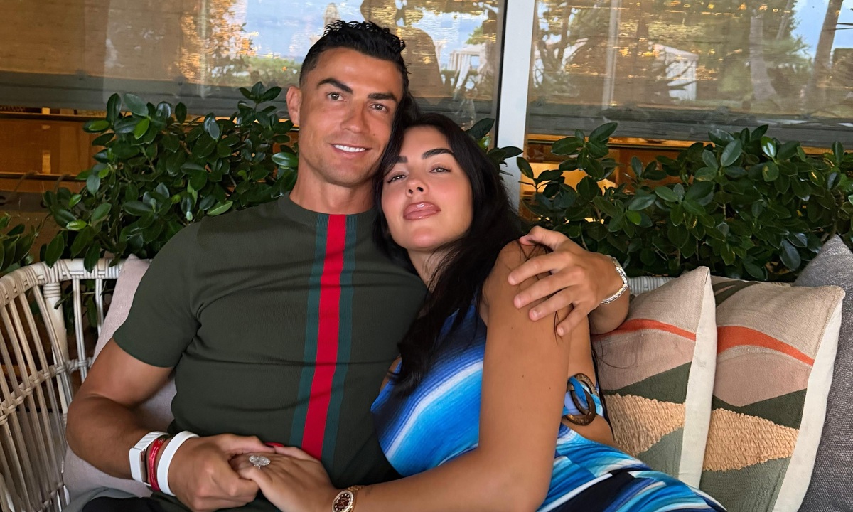10 năm bên nhau của Ronaldo và vợ sắp cưới: Hành trình yêu thương vượt biến cố - hình ảnh - nohu90bet.vip