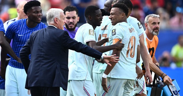 HLV Deschamps đi vào lịch sử World Cup: Mbappe – Dembele tái lập kỳ tích của Brazil: góc nhìn mới cho người chơi Việt - hình ảnh - nohu90bet.vip